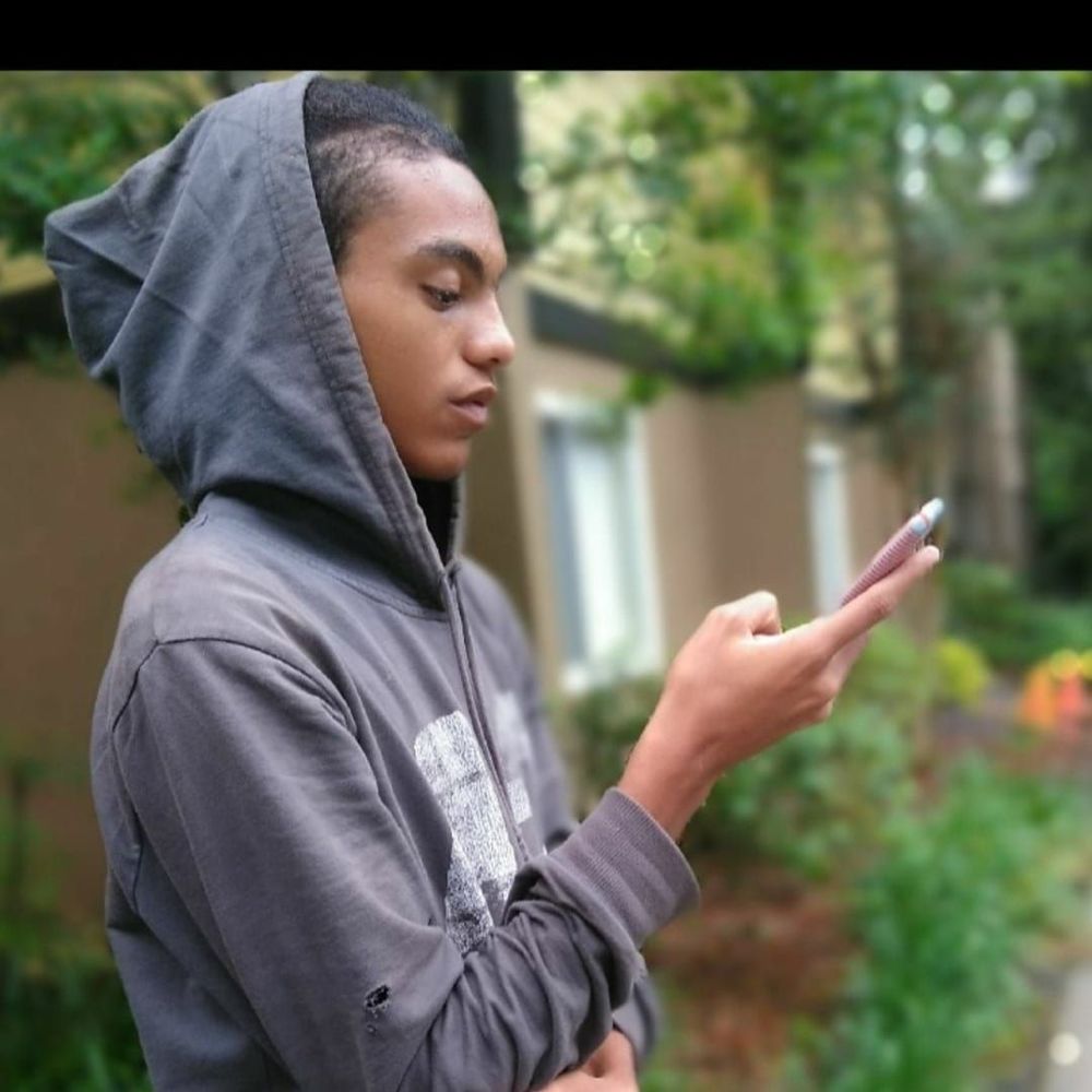 Meet your Posher, Damori